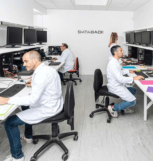 (c) Databack.fr
